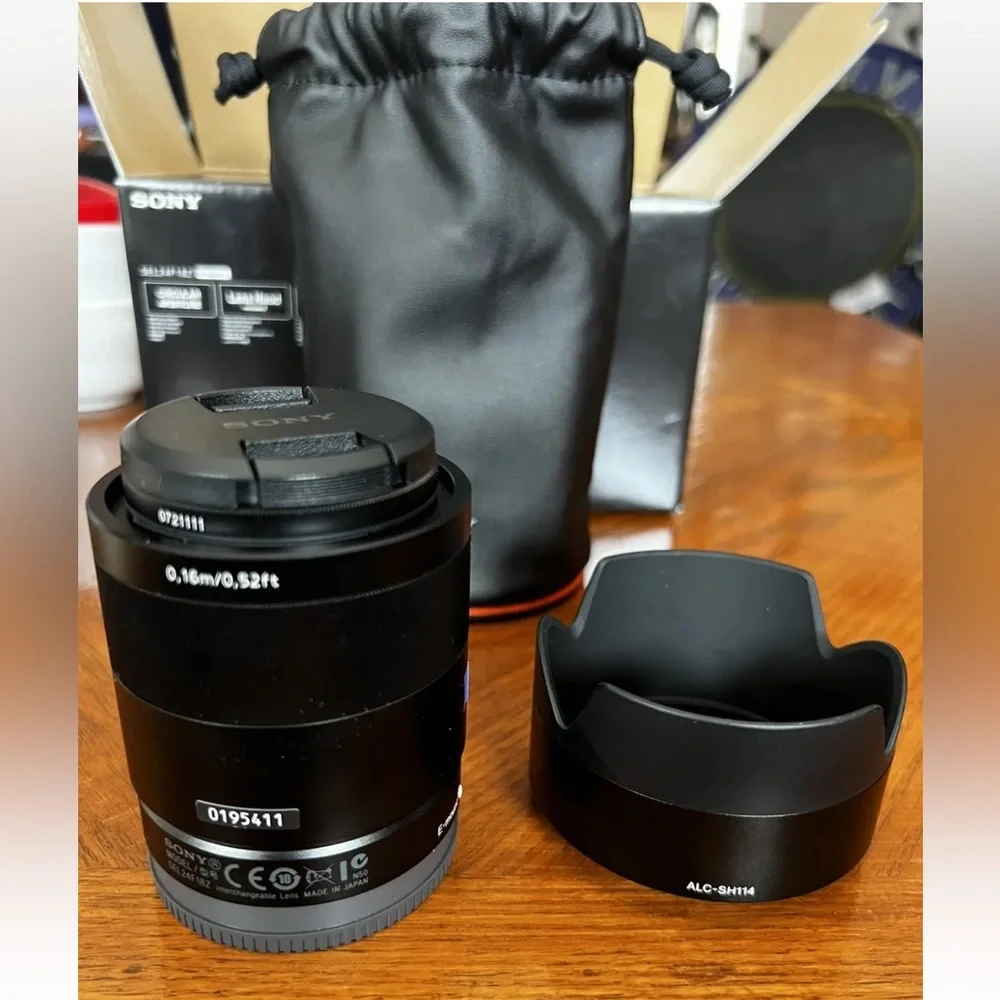 Sony Carl Zeiss 24mm f/1.8 ZA Sonnar T* - Crop Sensor Prime E Mount Wide Lens